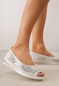 Born2be - Białe Ażurowe Balerinki ze Skóry Naturalnej z Odkrytymi Noskami Prisira. Okazja: na co dzień, do pracy. Kolor: biały. Materiał: skóra. Szerokość cholewki: normalna. Wzór: ażurowy. Styl: casual #7
