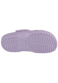 Klapki Crocs Classic 10001-530 fioletowe. Okazja: na plażę. Kolor: fioletowy. Materiał: guma. Sezon: lato