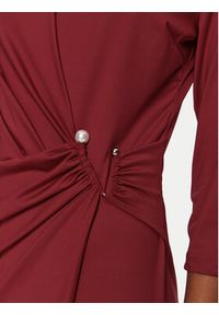 Rinascimento Sukienka wieczorowa CFC0019791002 Bordowy Regular Fit. Kolor: czerwony. Materiał: syntetyk. Styl: wizytowy #4