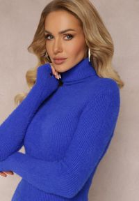 Renee - Granatowa Futerkowa Sukienka Midi z Wełny w Stylu Sweterkowym z Golfem Kahinu. Typ kołnierza: golf. Kolor: niebieski. Materiał: wełna. Długość: midi #4