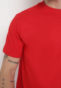 Born2be - Czerwona Koszulka T-Shirt z Bawełny Iladara. Kolor: czerwony. Materiał: bawełna #4