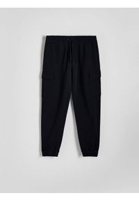 Reserved - Spodnie cargo slim - czarny. Kolor: czarny. Materiał: bawełna #1