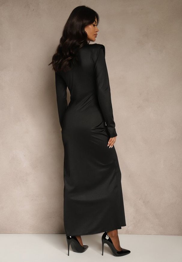 Renee - Czarna Koktajlowa Sukienka z Rozcięciem na Nogę Zdobiona Trenem Atirga. Okazja: na imprezę. Typ kołnierza: dekolt w serek. Kolor: czarny. Wzór: aplikacja. Styl: wizytowy