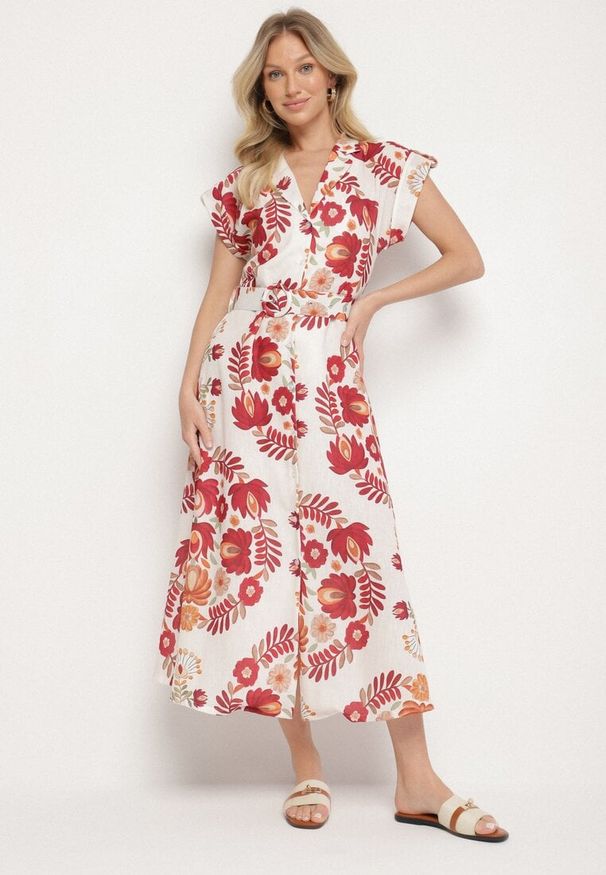 Born2be - Bordowa Sukienka z Wiskozą o Koszulowym Kroju z Paskiem z Klamrą Nitasiela. Okazja: na co dzień. Typ kołnierza: dekolt w kształcie V. Kolor: czerwony. Materiał: wiskoza. Długość rękawa: krótki rękaw. Typ sukienki: koszulowe. Styl: casual, klasyczny