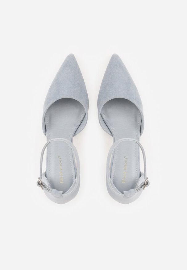 Renee - Niebieskie Czółenka z Imitacji Zamszu na Słupkowym Obcasie ze Szpiczastym Noskiem Hadina. Okazja: na randkę. Nosek buta: szpiczasty. Zapięcie: pasek. Kolor: niebieski. Materiał: zamsz. Obcas: na obcasie. Wysokość obcasa: średni