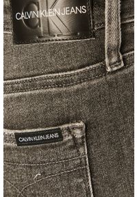 Calvin Klein Jeans - Jeansy. Stan: podwyższony. Kolor: szary. Materiał: bawełna, denim, elastan #2