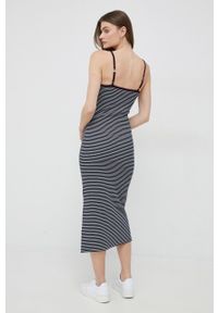 TOMMY HILFIGER - Tommy Hilfiger sukienka kolor granatowy midi prosta. Okazja: na co dzień. Kolor: niebieski. Materiał: materiał, wiskoza. Długość rękawa: na ramiączkach. Typ sukienki: proste. Styl: casual. Długość: midi #4