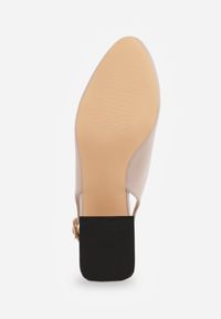 Born2be - Ciemnobeżowe Czółenka VICES na Obcasie z Odkrytą Piętą i Geometrycznym Akcentem Terraspa. Okazja: na co dzień. Zapięcie: sprzączka. Kolor: beżowy. Wzór: geometria. Obcas: na obcasie. Styl: casual. Wysokość obcasa: średni #5