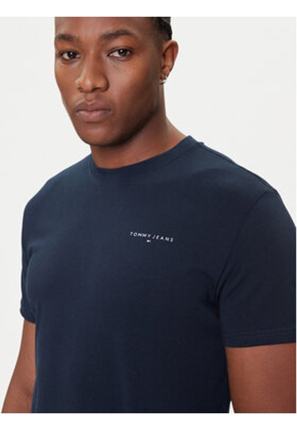 Tommy Jeans T-Shirt Linear Chest DM0DM21780 Granatowy Slim Fit. Kolor: niebieski. Materiał: bawełna