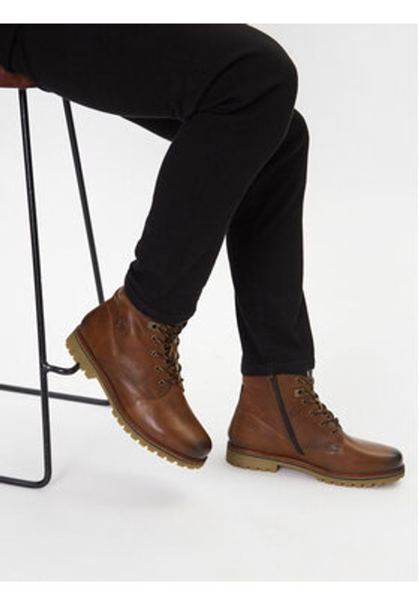 Bugatti Trapery BUGATTI-321AOQ521200 6000 BROWN Brązowy. Kolor: brązowy. Materiał: nubuk, skóra