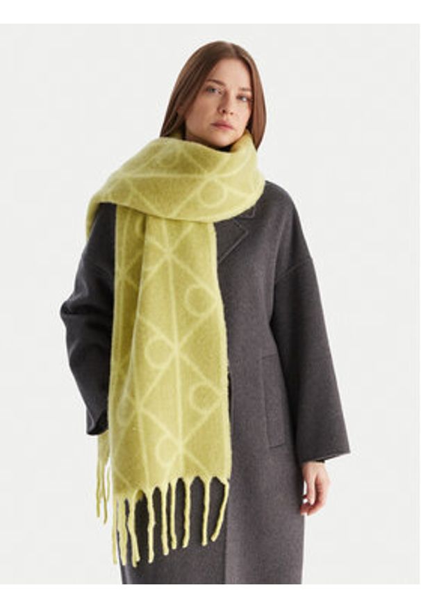 Calvin Klein Szalik Emblem Aop Brushed LV04D8072G Zielony. Kolor: zielony. Materiał: poliamid, nylon