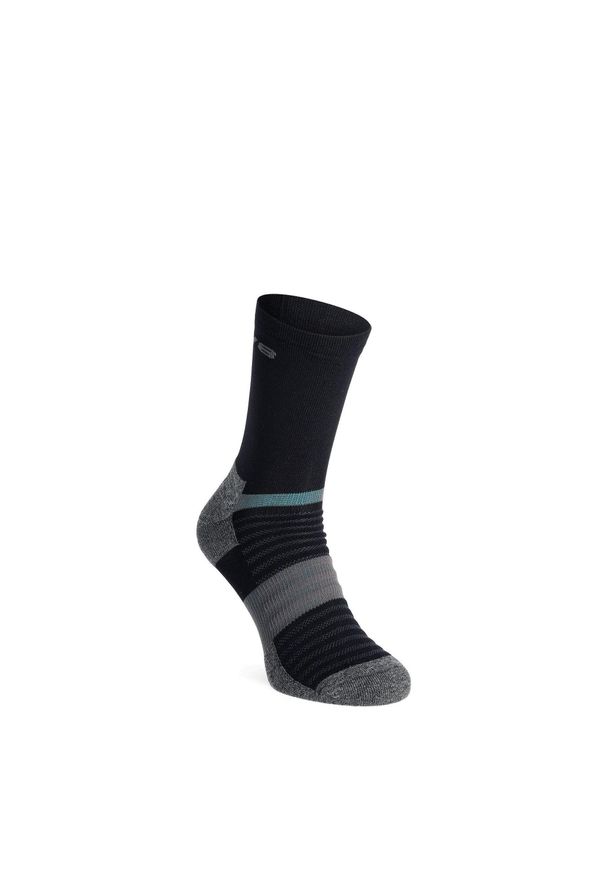 Skarpety biegowe Inov-8 Active High. Kolor: czarny