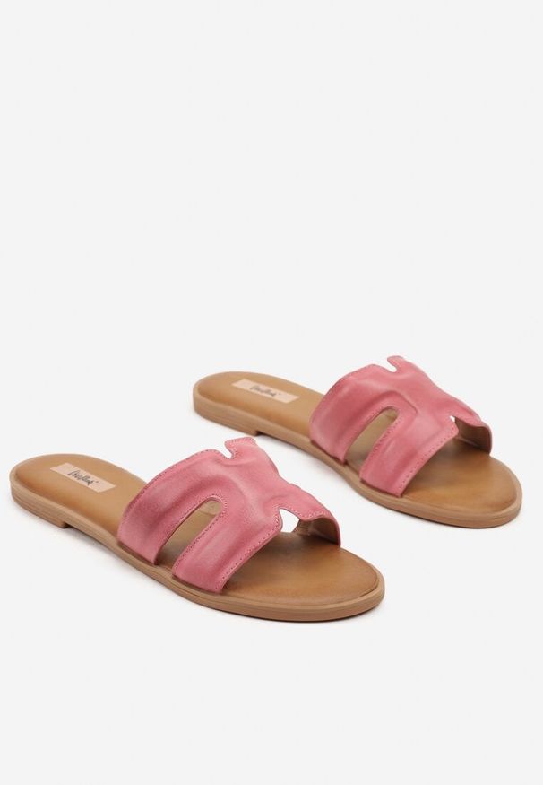 Renee - Różowe Klapki Basic z Wycięciami Varauri. Okazja: na co dzień, na randkę, na spacer. Kolor: różowy. Materiał: jeans, len. Sezon: lato. Obcas: na płaskiej podeszwie. Styl: casual, elegancki