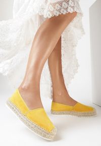 Born2be - Żółte Espadryle Selfoss. Nosek buta: okrągły. Kolor: żółty. Szerokość cholewki: normalna. Sezon: lato, wiosna. Obcas: na platformie