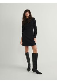 Reserved - Sukienka mini z ozdobnymi detalami - czarny. Kolor: czarny. Materiał: wiskoza. Wzór: gładki. Długość: mini