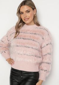 Born2be - Różowy Sweter w Paseczki z Wiskozą o Długim Włosiu Nerlina. Okazja: na spotkanie biznesowe, do pracy. Kolor: różowy. Materiał: wiskoza. Długość rękawa: długi rękaw. Długość: długie. Styl: biznesowy, elegancki #6