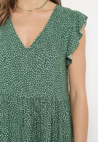 Born2be - Ciemnozielona Bawełniana Sukienka o Rozkloszowanym Kroju w Kropki Giavina. Okazja: na co dzień. Kolor: zielony. Materiał: bawełna. Wzór: kropki. Typ sukienki: rozkloszowane, sportowe. Styl: casual, sportowy #3