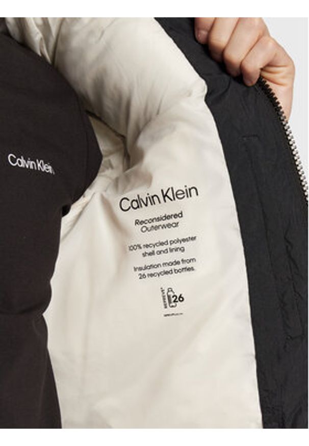 Calvin Klein Kurtka zimowa Crinkle Color Block K10K110337 Écru Regular Fit. Materiał: syntetyk. Sezon: zima