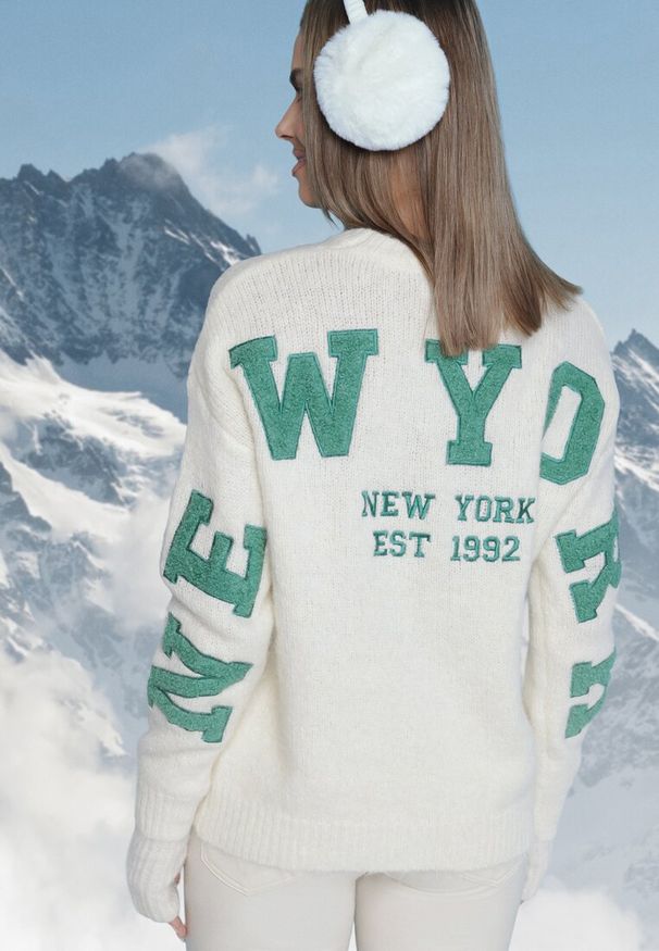 Born2be - Jasnobeżowy Sweter Ozdobiony Naszywkami z Wełną Zivila. Kolor: beżowy. Materiał: wełna. Długość rękawa: długi rękaw. Długość: długie. Wzór: aplikacja. Styl: klasyczny, elegancki