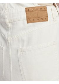 Tommy Jeans Sukienka jeansowa Logo Pocket Dungaree DW0DW22002 Biały Regular Fit. Kolor: biały. Materiał: bawełna #5