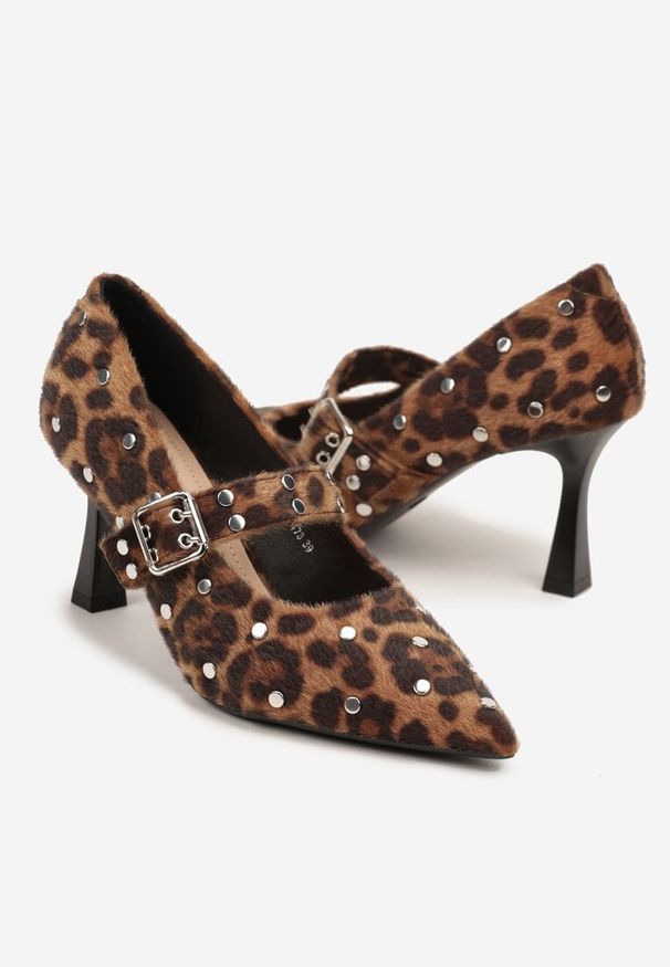 Born2be - Panterkowe Czółenka na Szpilce Vices ze Skórzaną Wkładką Paskiem i Nitami Nalizelle. Okazja: na co dzień. Zapięcie: pasek. Materiał: skóra. Obcas: na szpilce. Styl: casual, elegancki, rockowy. Wysokość obcasa: średni