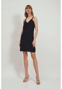 Nife - Czarna zmysłowa wiskozowa sukienka na ramiączkach. Kolor: czarny. Materiał: wiskoza. Długość rękawa: na ramiączkach. Sezon: lato #5