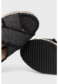 Wrangler sandały Kim Tex Cross damskie kolor czarny na platformie. Zapięcie: klamry. Kolor: czarny. Materiał: guma. Obcas: na platformie #5