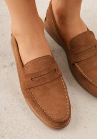 Renee - Brązowe Mokasyny Casual VICES z Imitacji Zamszu z Wkładką ze Skóry Naturalnej Sheiris. Okazja: na co dzień. Kolor: brązowy. Materiał: zamsz, skóra. Styl: casual #2