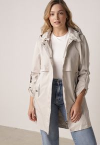 Born2be - Beżowa Kurtka w Stylu Parki z Odpinanym Kapturem i Sznurkami Enang. Okazja: na spacer. Kolor: beżowy. Materiał: prążkowany, jeans #1