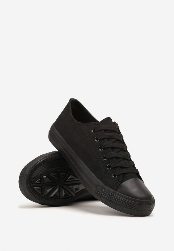 Renee - Czarne Klasyczne Trampki Vices Sznurowane Przed Kostkę Elleriome. Okazja: na spacer, na co dzień. Wysokość cholewki: przed kostkę. Kolor: czarny. Materiał: jeans. Styl: klasyczny