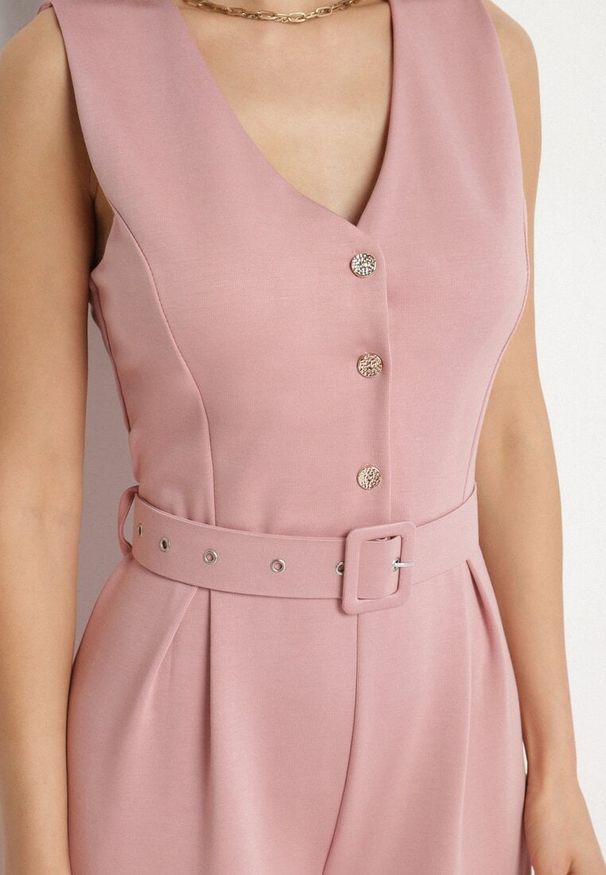 Born2be - Różowy Taliowany Kombinezon z Wiskozą Ozdobiony Paskiem Ralinelle. Okazja: na imprezę. Kolor: różowy. Materiał: wiskoza. Wzór: aplikacja. Styl: elegancki, klasyczny