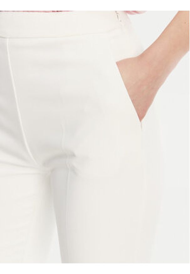 Elisabetta Franchi Spodnie materiałowe PA-089-51E2-V290 Biały Regular Fit. Kolor: biały. Materiał: syntetyk