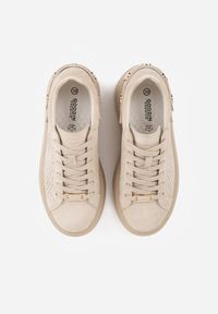 Born2be - Beżowe Skórzane Sneakersy na Platformie i Koturnie Zdobione Perforacją Penie. Okazja: na co dzień. Kolor: beżowy. Materiał: skóra. Wzór: aplikacja. Obcas: na koturnie #8