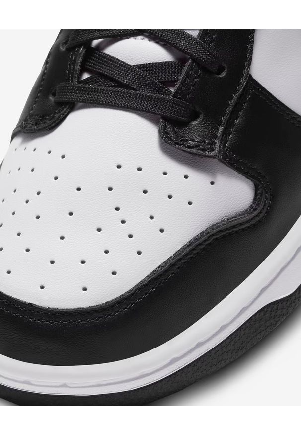 Nike Dunk Low Retro "Panda" Sneakersy męskie. Okazja: na uczelnię, na co dzień, do pracy. Kolor: biały. Materiał: syntetyk, guma, skóra. Szerokość cholewki: normalna. Sezon: lato