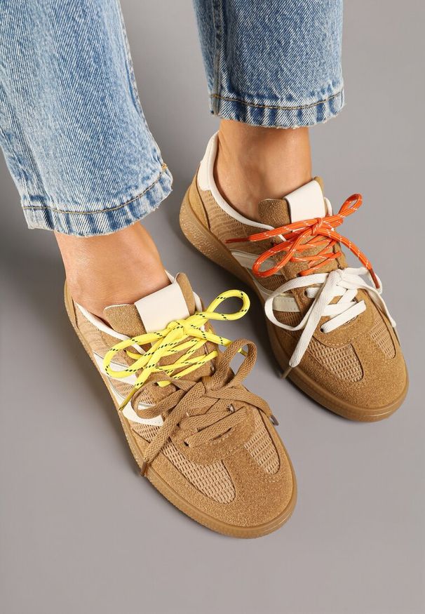 Renee - Brązowe Sneakersy z Geometrycznymi Paskami i Podwójnym Wiązaniem Florlevi. Okazja: na co dzień. Zapięcie: pasek. Kolor: brązowy. Wzór: geometria