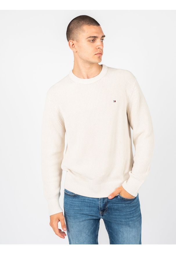 TOMMY HILFIGER - Tommy Hilfiger Sweter | MW0MW21303 | Mężczyzna | Kremowy. Okazja: na co dzień. Kolor: kremowy. Materiał: bawełna. Wzór: ze splotem. Styl: casual