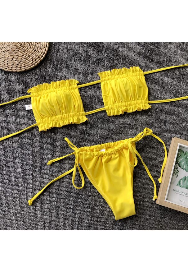 Intica - Bikini bandeau z regulowanymi ramiączkami na lato Jozien. Kolor: żółty. Materiał: materiał
