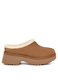 Ugg Klapki W New Heights Cozy Clog 1162510 Brązowy. Kolor: brązowy. Materiał: skóra