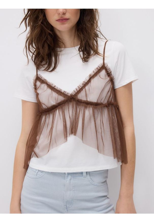 Reserved - T-shirt z ozdobnym detalem - biały. Kolor: biały. Materiał: dzianina, bawełna