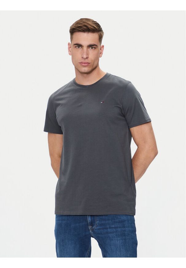 Tommy Jeans T-Shirt DM0DM04411 Szary Slim Fit. Kolor: szary. Materiał: bawełna