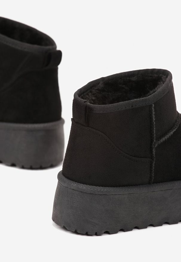 Renee - Czarne Krótkie Śniegowce na Platformie Elenith. Okazja: na co dzień. Kolor: czarny. Materiał: futro. Sezon: zima. Obcas: na platformie. Styl: casual