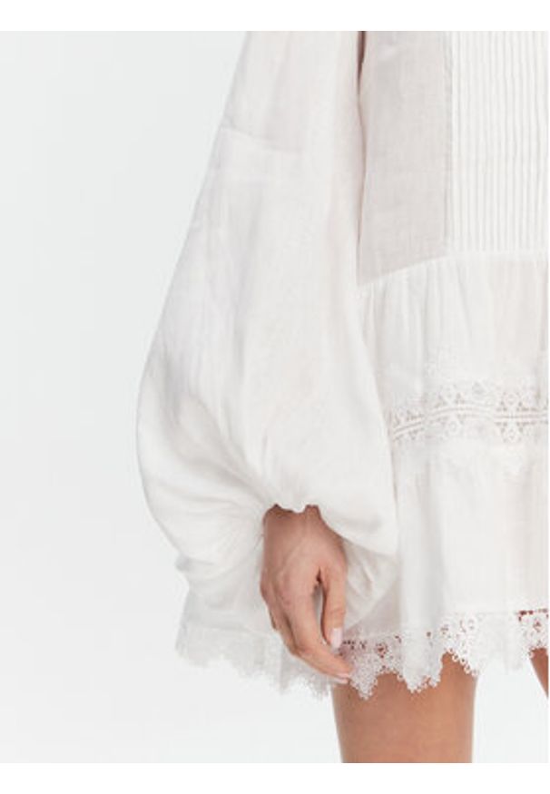 BARDOT Sukienka letnia Antonia Lace Trim 59849DB Biały Relaxed Fit. Kolor: biały. Materiał: len. Sezon: lato