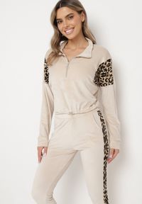 Born2be - Beżowy Welurowy Komplet Dresowy Krótka Bluza i Spodnie z Wstawkami w Cętki Kilima. Kolor: beżowy. Materiał: dresówka, welur. Wzór: aplikacja