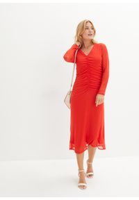 bonprix - Sukienka shirtowa z nadrukiem. Kolor: czerwony. Wzór: nadruk. Styl: elegancki. Długość: midi #1