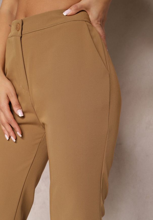 Renee - Brązowe Spodnie Dzwony High Waist Enyselle. Stan: podwyższony. Kolor: brązowy