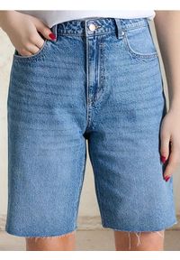Sinsay - Bermudy jeansowe - niebieski. Kolor: niebieski. Materiał: jeans