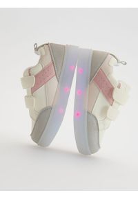 Reserved - Sneakersy ze świecącą podeszwą - złamana biel. Materiał: skóra #1