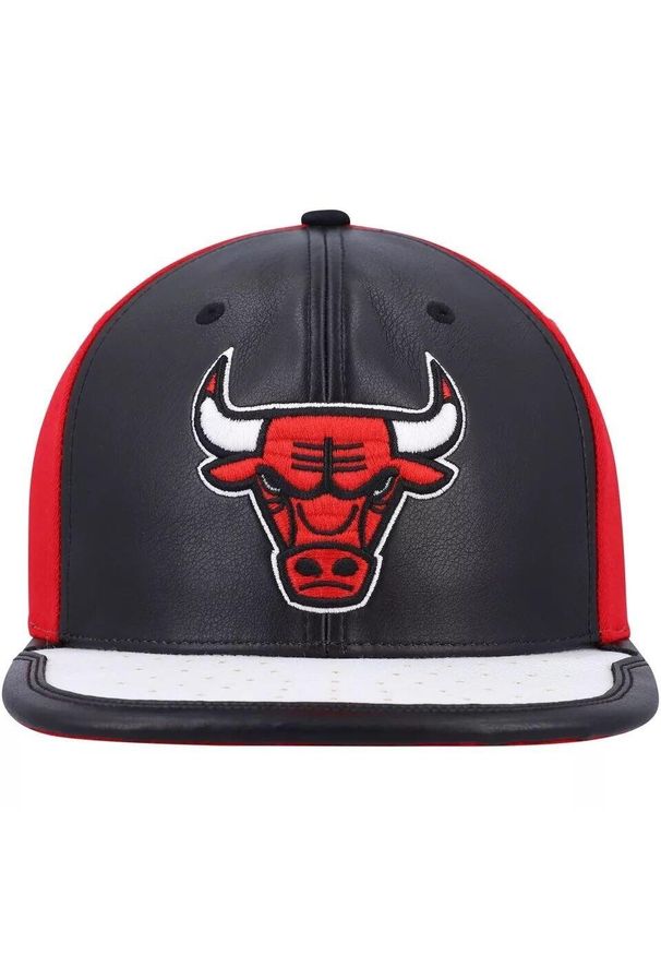 Czapka z daszkiem unisex koszykarska Mitchell & Ness Chicago Bulls. Kolor: czerwony, czarny, wielokolorowy
