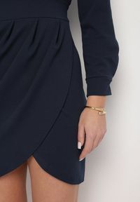 Born2be - Granatowa Sukienka z Marszczeniem i Bufiastymi Rękawami Redenia. Kolor: niebieski. Styl: klasyczny, elegancki #3