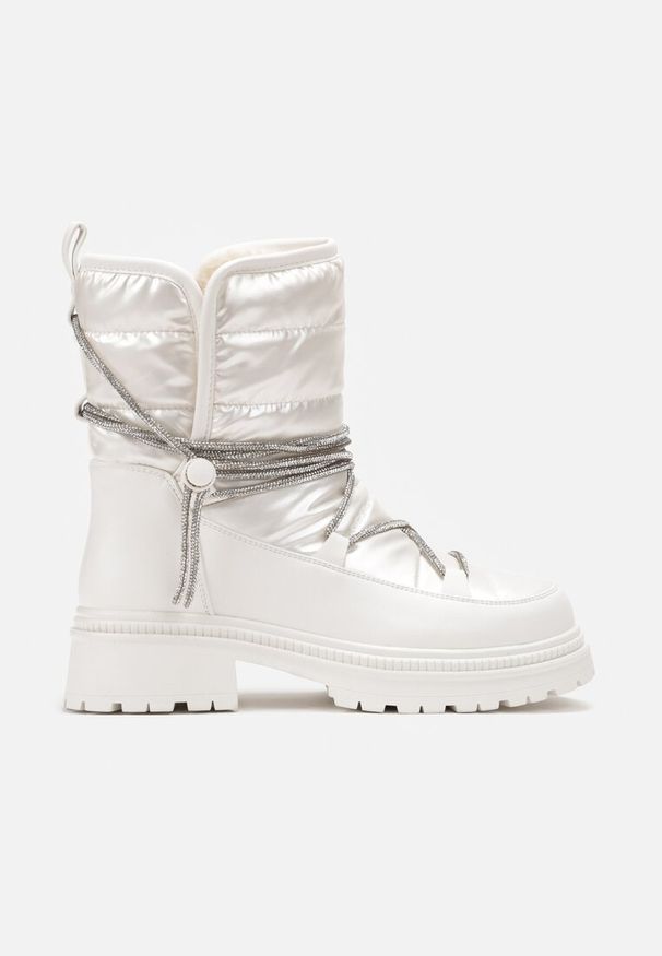 Born2be - Białe Śniegowce na Grubej Podeszwie z Wiązaniem w Cyrkonie Narelle. Kolor: biały. Sezon: zima